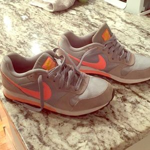 Nike sneakers size 6.5